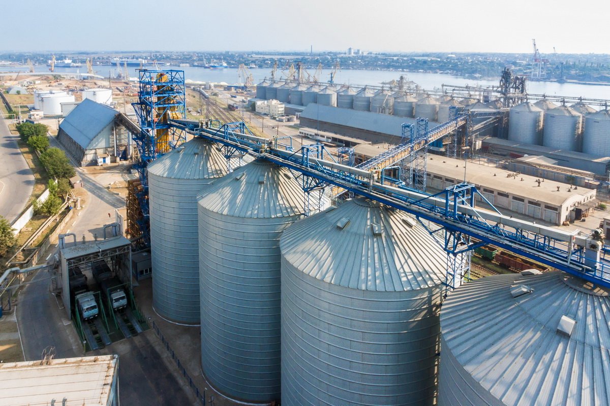 The largest Ukrainian oil producer has halted its factory due to a shortage of raw materials