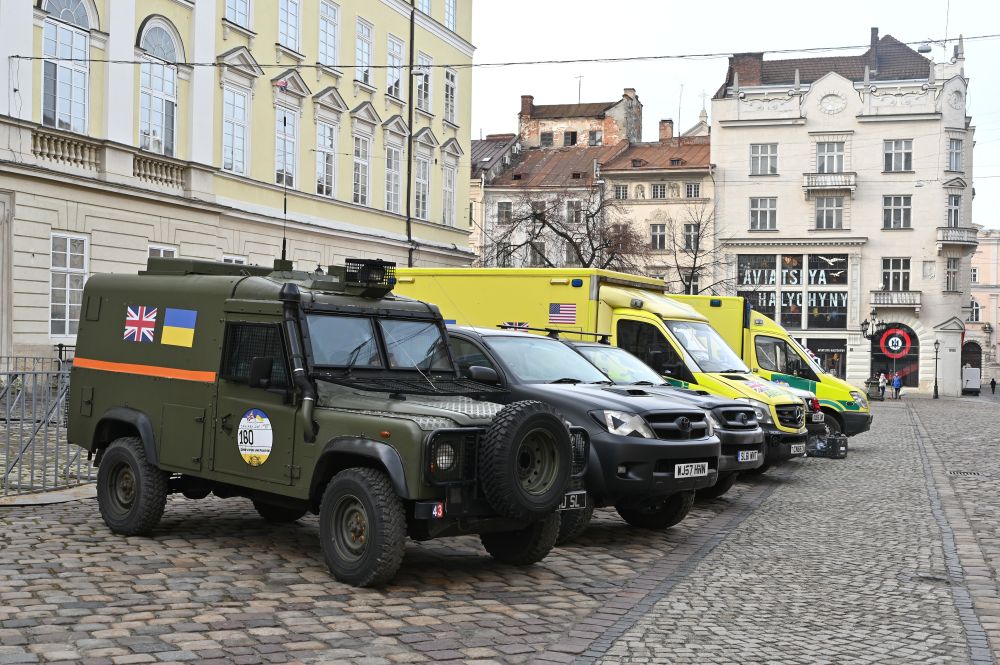 British volunteers have handed over 11 vehicles to the Defense Forces