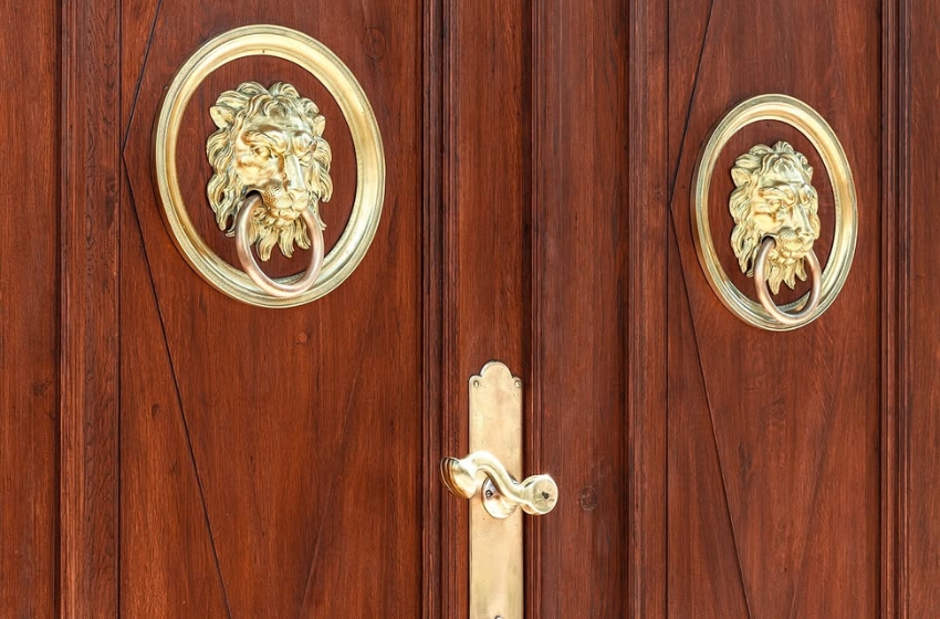 'Thousand Doors of Odesa’ project restores historic museum doors damaged by Russian shelling