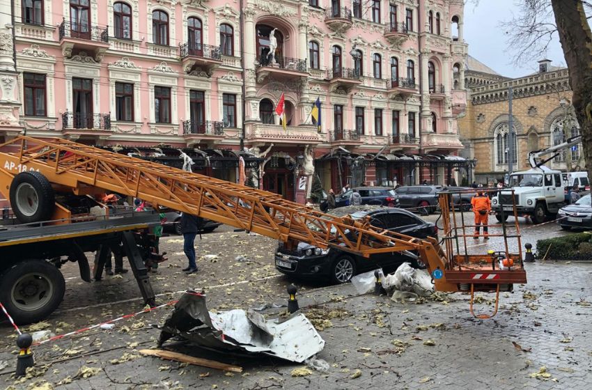 The Italian Parliament blames the Russian attack on the historic centre of Odessa: "Barbarism against humanity and international law"