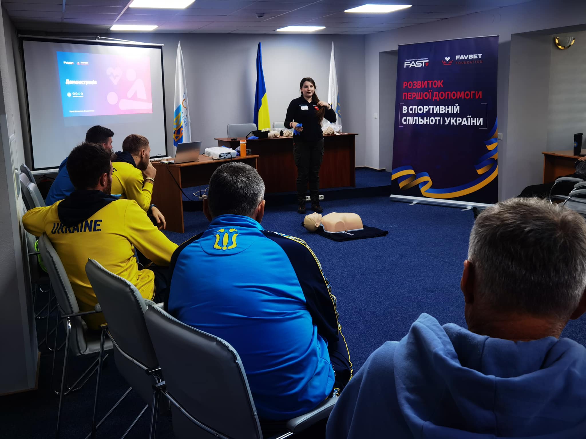 Ukrainian athletes receive First Aid training from FAST with support of Favbet Foundation