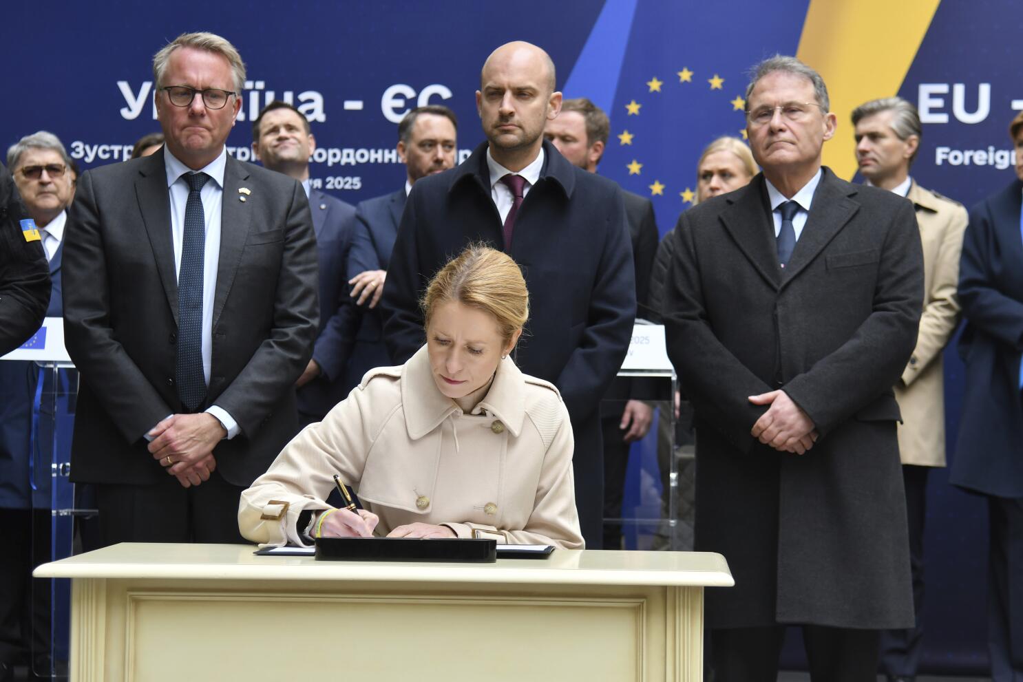Foreign Intelligence Service: EU and allies pledge increased support for Ukraine with military and humanitarian aid