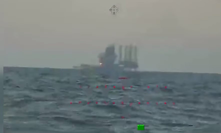 SSU destroys Russian radar and ammunition depots on offshore gas platforms in the Black Sea using surface and aerial drones
