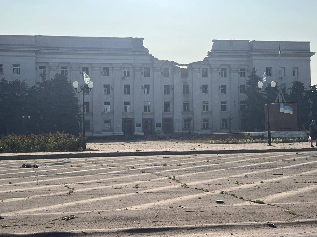 Russia dropped 4 air bombs on the center of Kherson: hit the Regional State Administration building