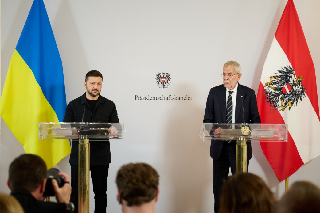 President of Austria urges Russia to begin serious peace negotiations.