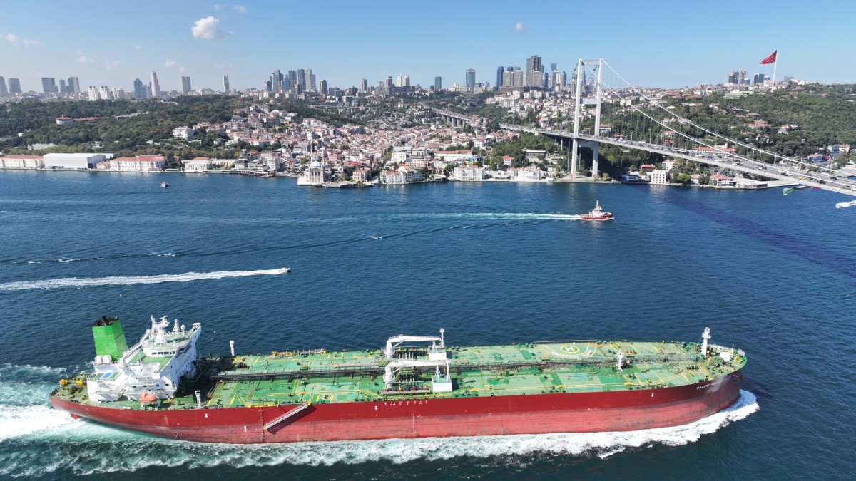 Turkey raises toll for Bosporus and Dardanelles passage by 15%