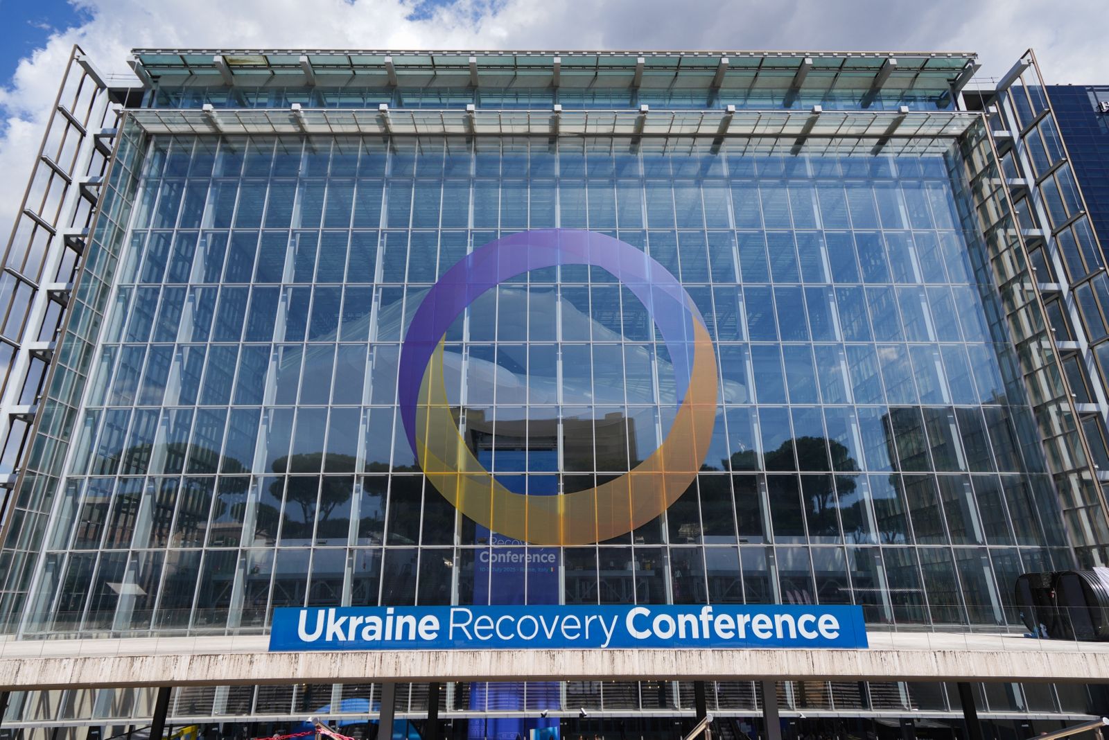 Ukraine signs agreements in Rome to attract €3.55 billion for recovery and reconstruction