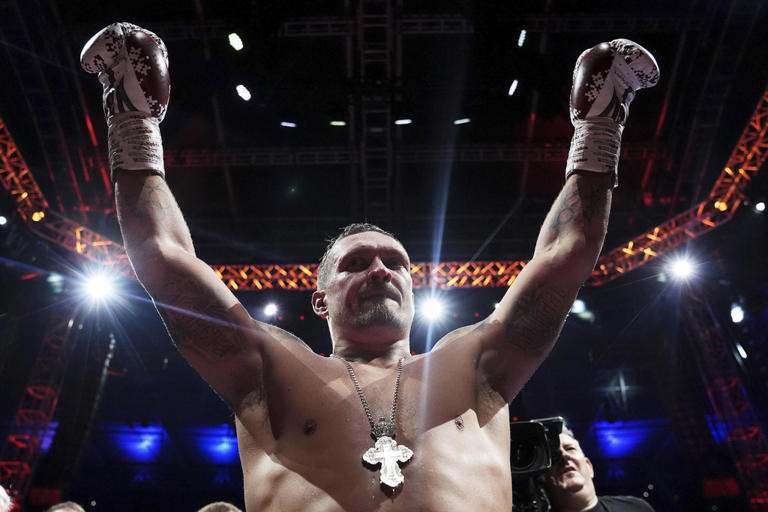 "Usyk did it again!" Zelensky, Shmyhal, Brovdi, and others congratulated Oleksandr Usyk on his victory