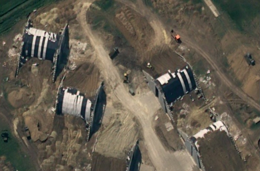 British intelligence: Russia is constructing shelters at airfields closest to Ukraine