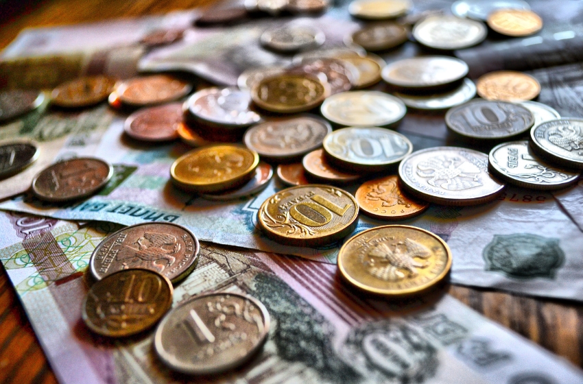 Foreign Intelligence Service: The Russian ruble is causing problems for the economies of Russia and Belarus