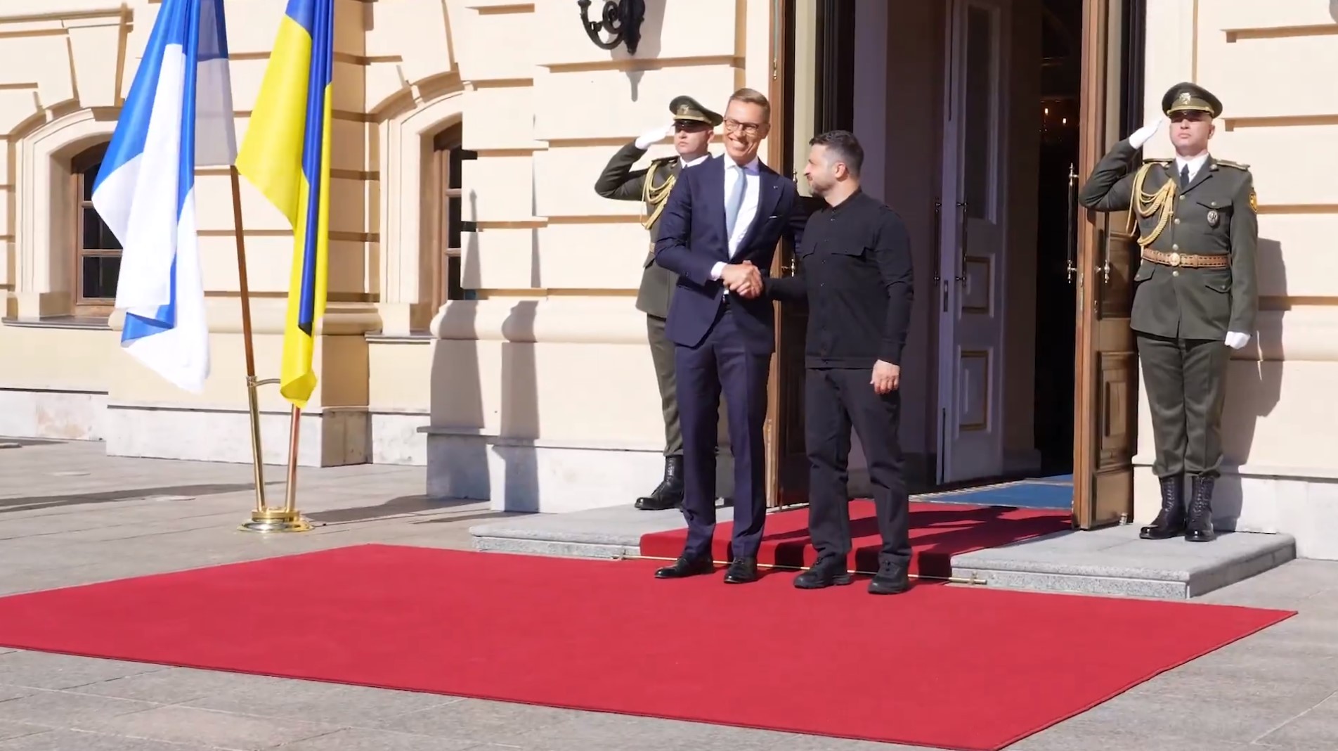 Zelenskyy and the President of Finland discussed Russia’s attack on Poland and sanctions against Moscow