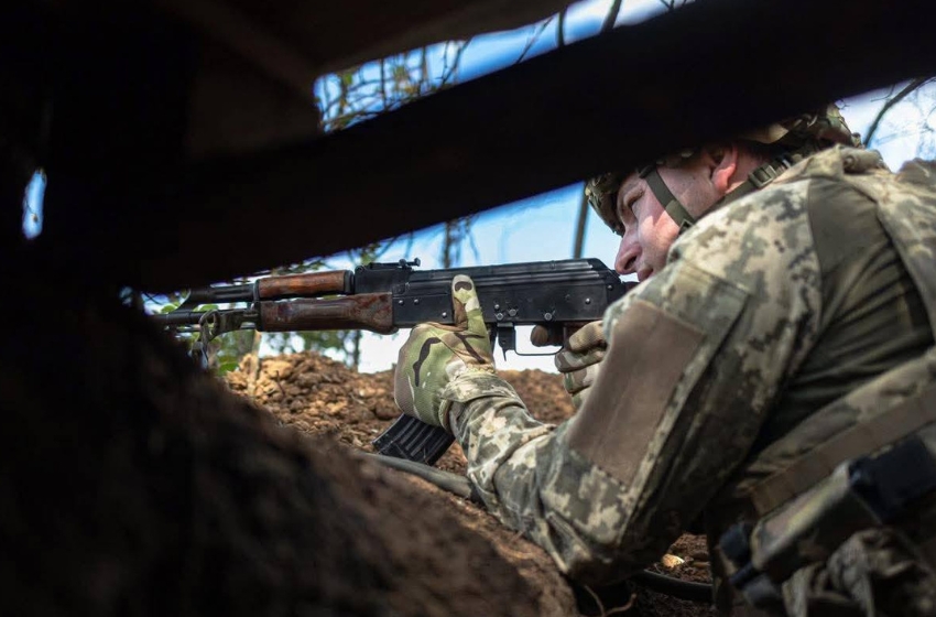 Russian forces massing assault groups in Kherson region