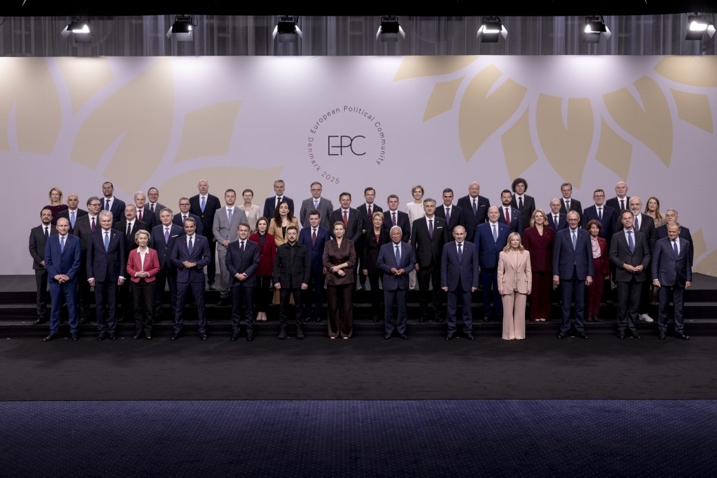 Zelensky calls for unified European defense and stronger sanctions on Russia at 7th European Political Community Summit
