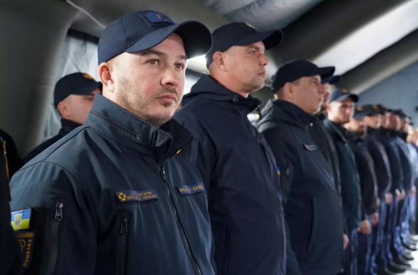 French instructors train Ukrainian rescuers in underwater demining