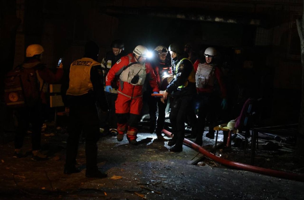 Volodymyr Zelensky: Russia launched attacks using 430 drones and 18 missiles, resulting in 4 deaths