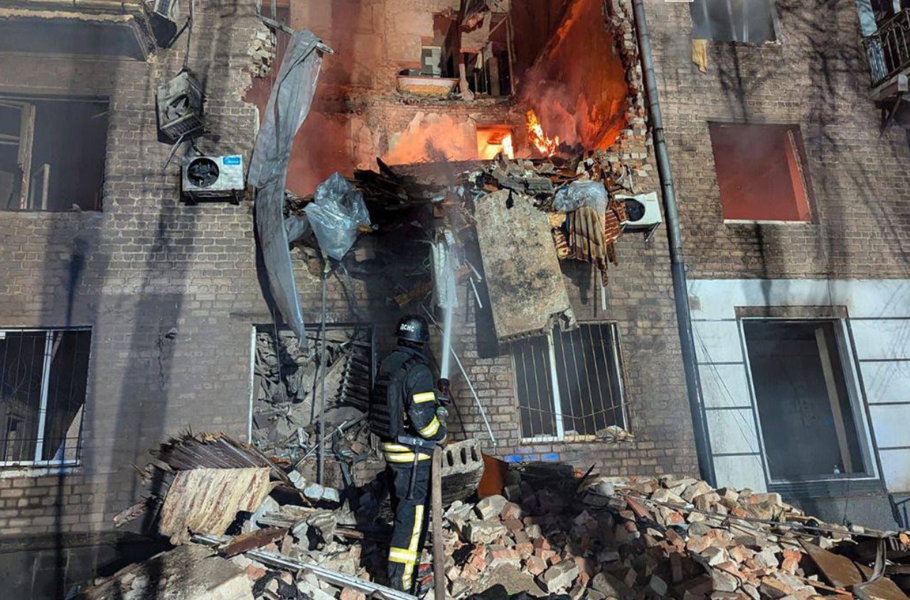 Russian missile and drone strike on Kryvyi Rih injures 17, damages dozens of buildings