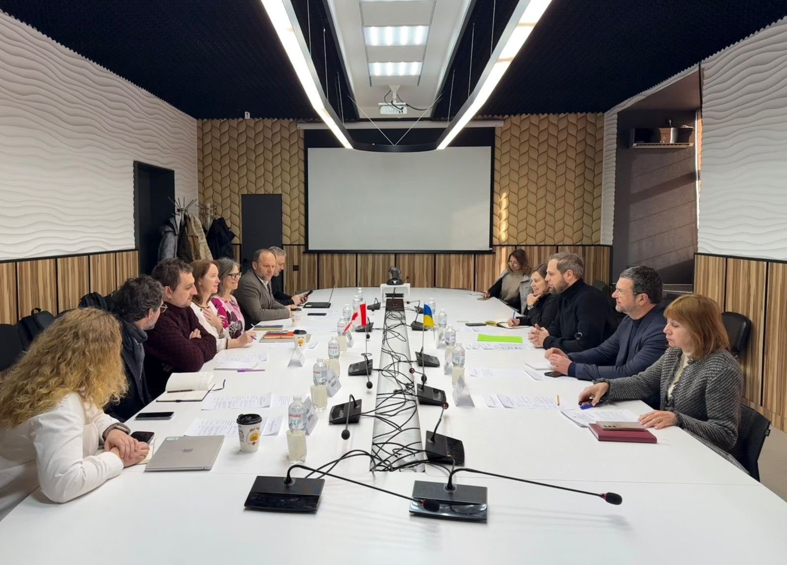 Ukraine and Canada launch the HONOR project to support women farmers and cooperatives