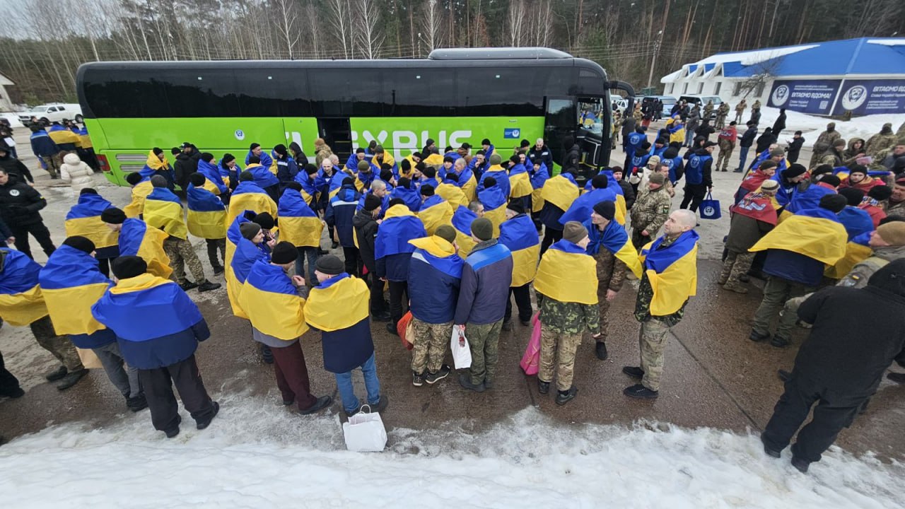 200 Ukrainians released from Russian captivity