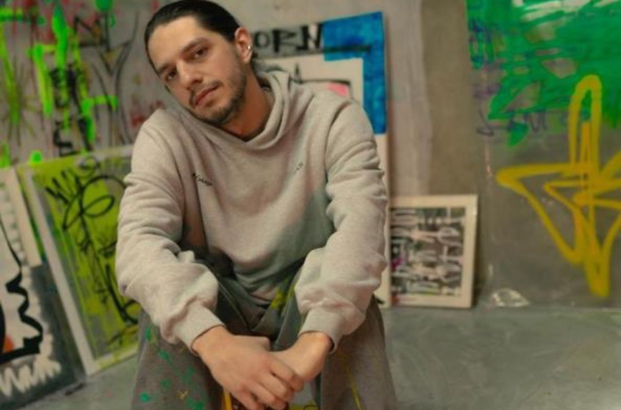 KIT: Digital apathy and hidden eroticism
