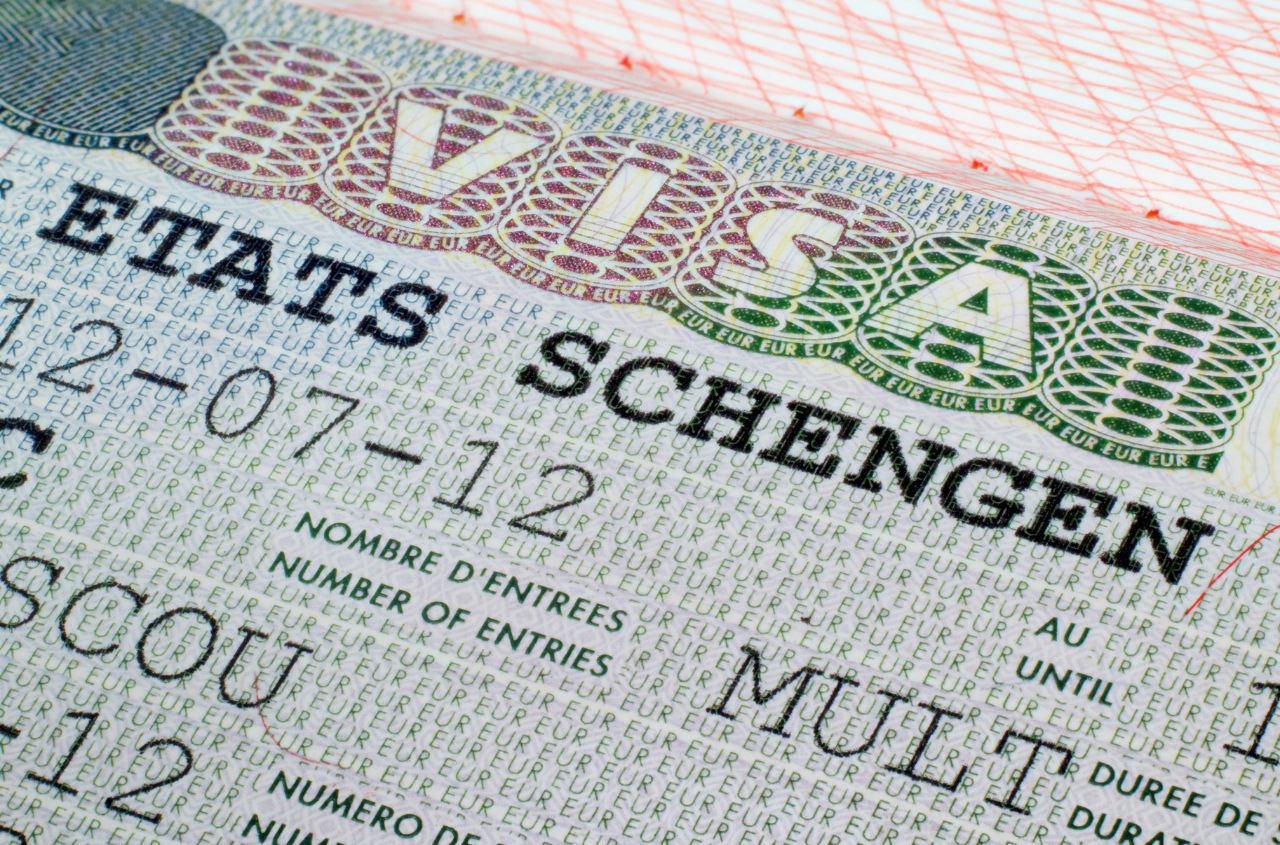 11 EU countries call for suspension of Schengen visas for Russians