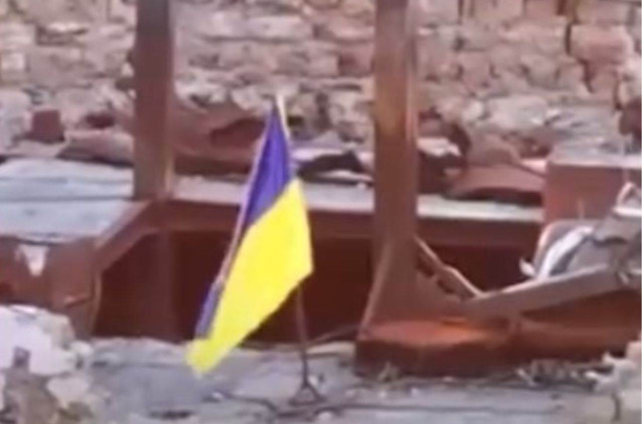 Ukrainian Defense Forces have raised the Ukrainian flag on the Kinburn Spit