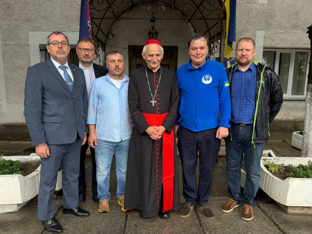 Cardinal Zuppi visits Russian POW detention facility during Holy See mission to Ukraine