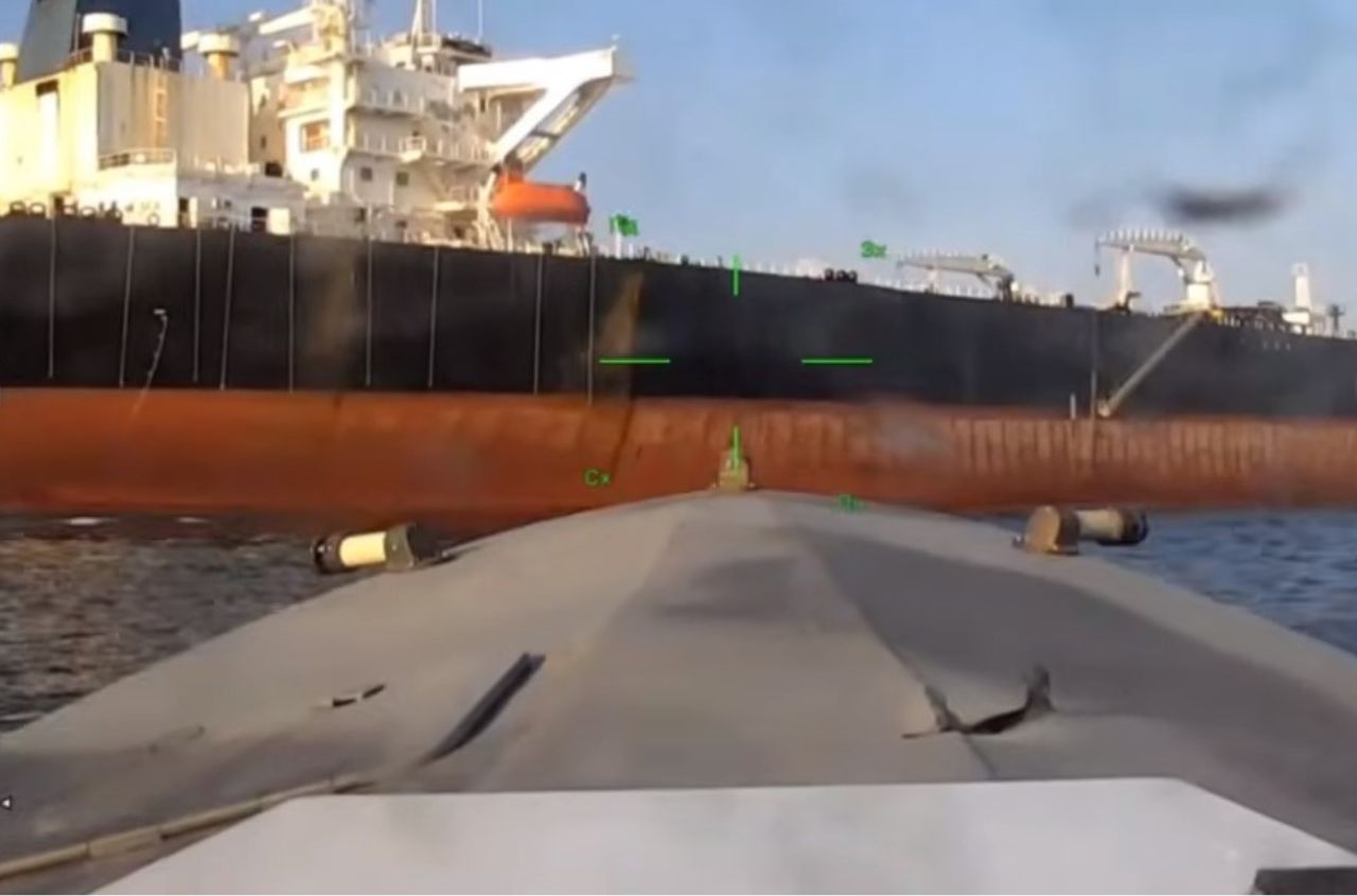 SSU hits another Russian “shadow fleet” tanker and 3 oil depots in Stavropol Krai