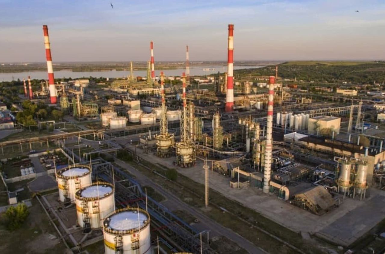 Saratov oil refinery hit in Ukrainian strike