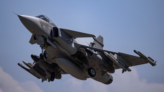 Sweden prepares Gripen fighters for long-range operations against Russia