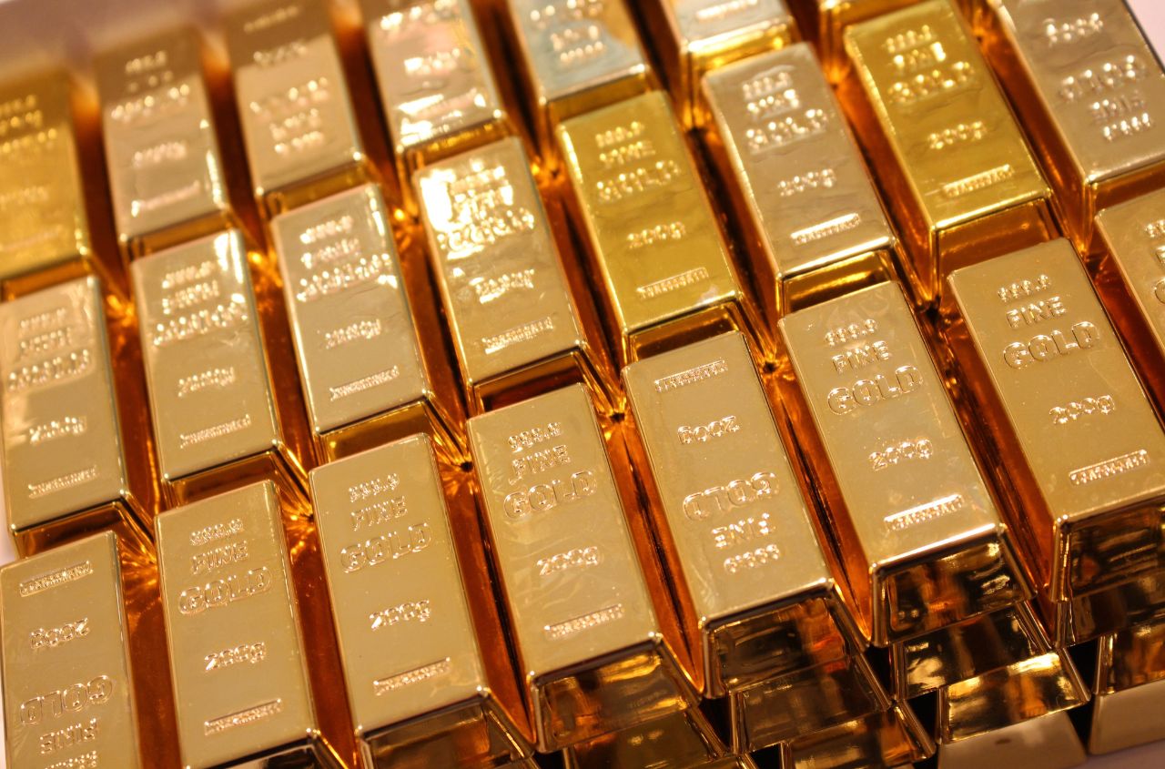 Moscow taps gold reserves as Russia's budget deficit heads towards 7.3 trillion roubles