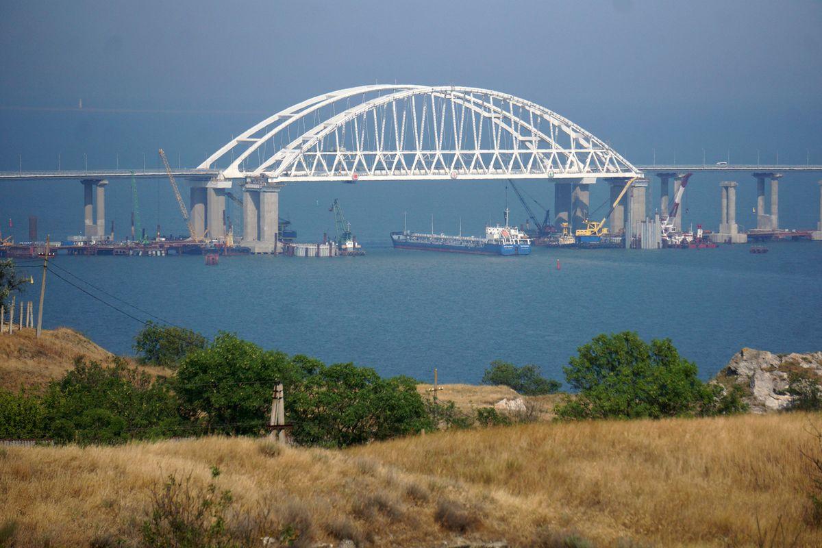 After the explosions in the Crimea, record traffic was recorded on the Kerch bridge