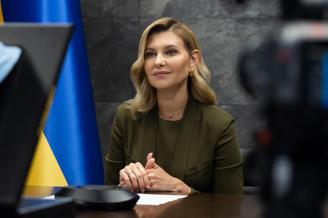 First Lady presents several Ukrainian-language audio guides at world tourist attractions