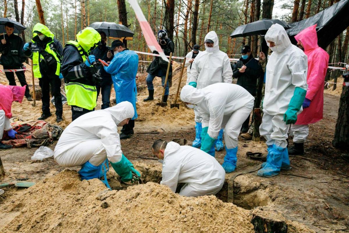 The exhumation of bodies at the mass grave site in Izyum has been completed: new graves have been found