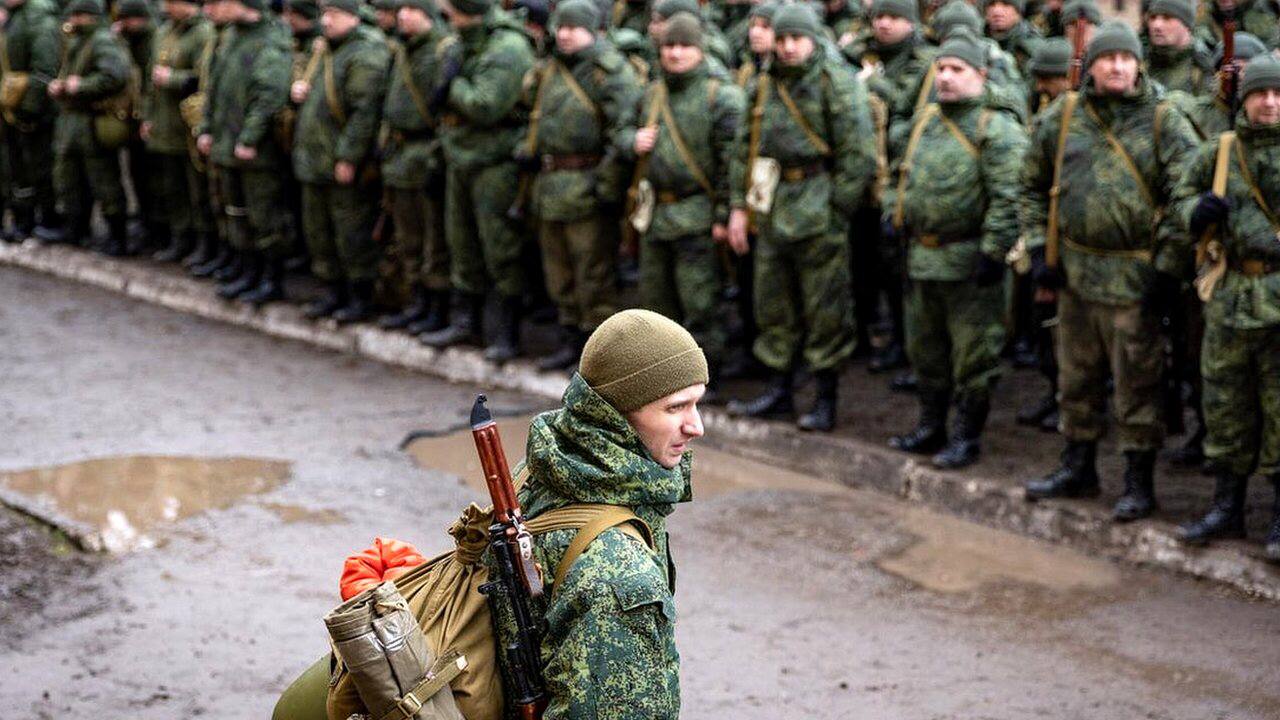 Occupants in Mariupol plan to mobilize up to 10,000 men