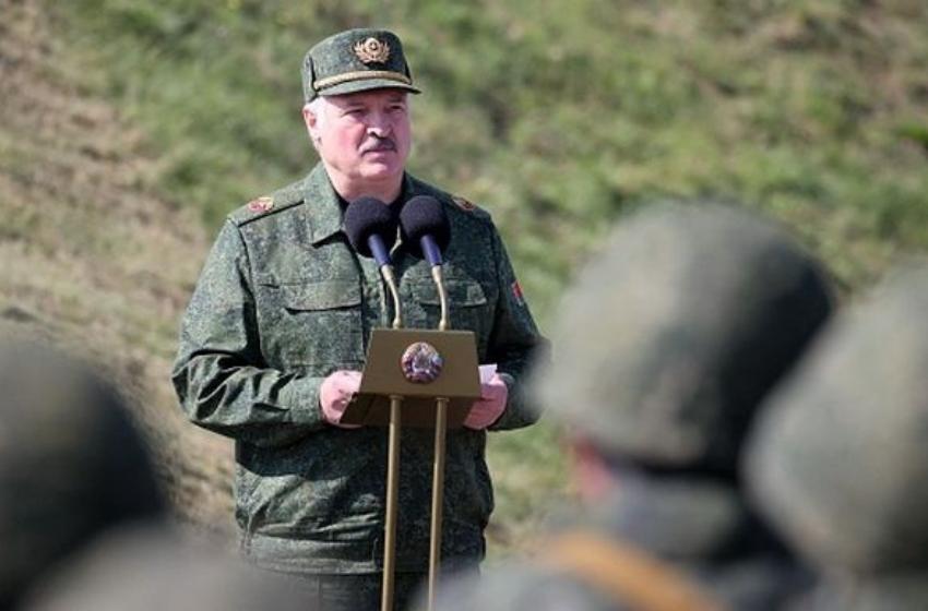 Lukashenko continues to play in the prolongation of "military exercises" for the 29th week