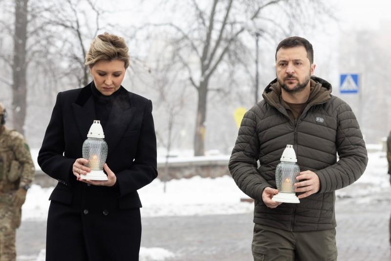 Volodymyr Zelensky and Olena Zelenska honored the memory of the fallen participants of the Revolution of Dignity