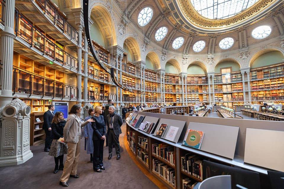 The Ukrainian bookshelf in the National Library of France has been replenished with new books about history