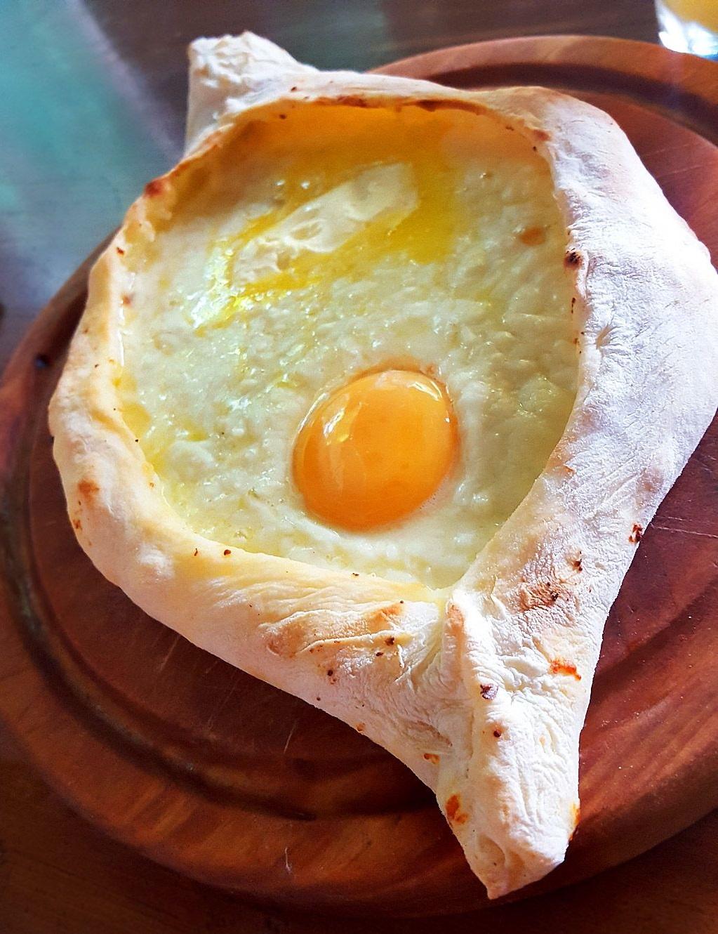 Georgia (and Genoa) in Odessa cuisine: Khachapuri