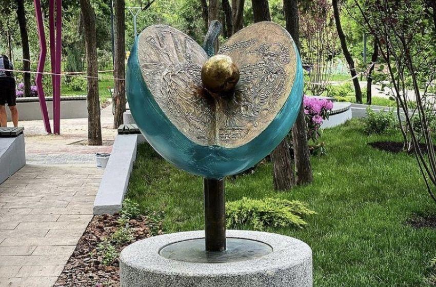 New sculptures by Reva installed in the Odessa Greek park
