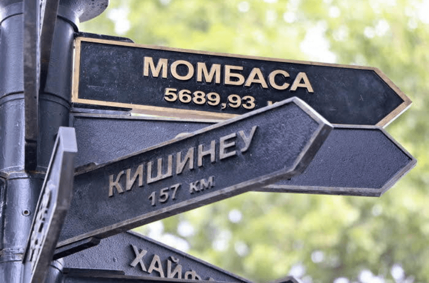 A signpost for Mombasa (Kenya), new sister city of Odessa