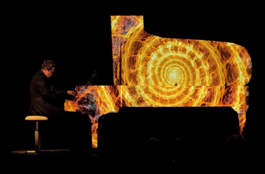 Piano Light Show a new dimension of visual reality of musical classics