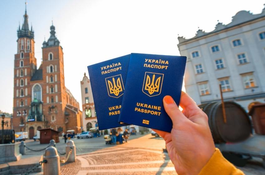 Russians abroad pretend to be Ukrainians to use public transport for free