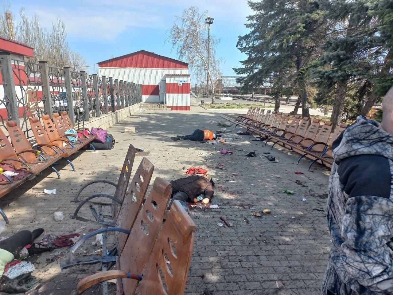 Strike on the railway station of Kramatorsk: 30 people were killed, more than 100 were injured