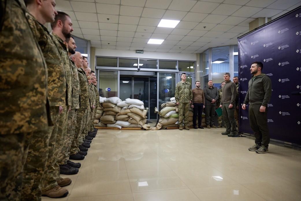 Zelenskyy meets with servicemen of Special Communications Service