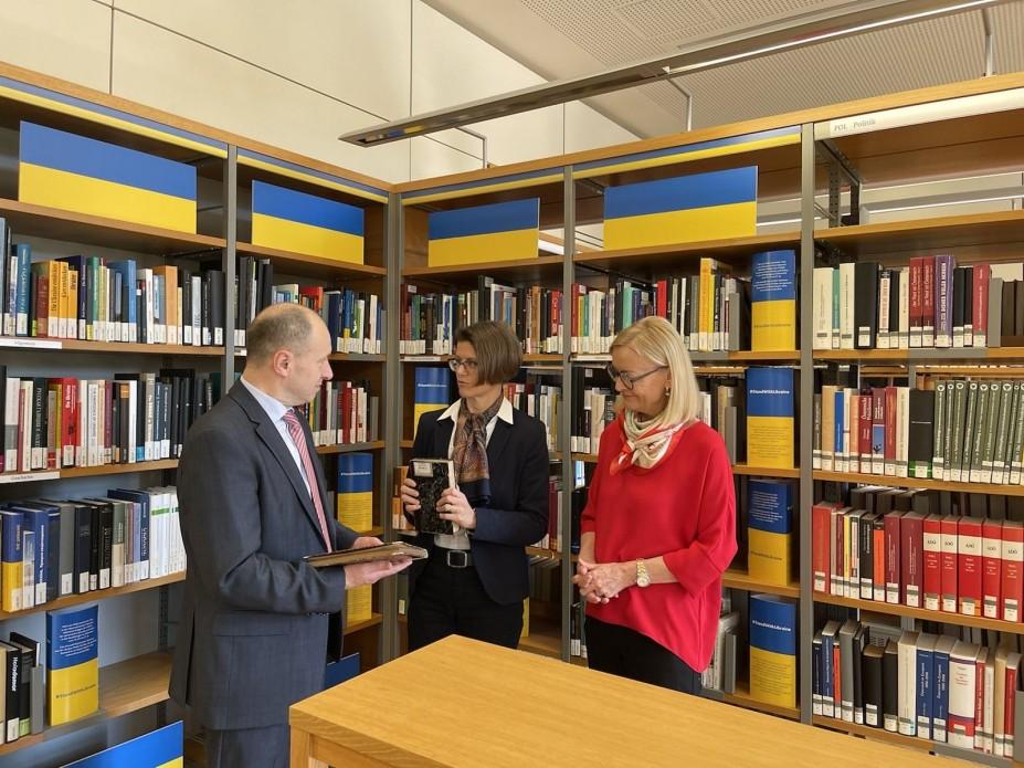 The project "Ukrainian bookshelf" under the patronage of Elena Zelenskaya has started in Austria