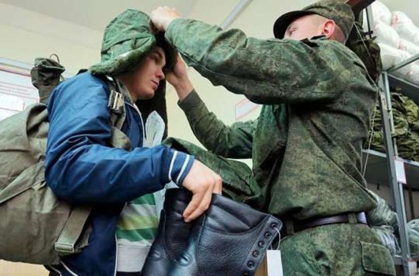 Defence Itelligence: 200 volunteers a week from every federal district except Moscow