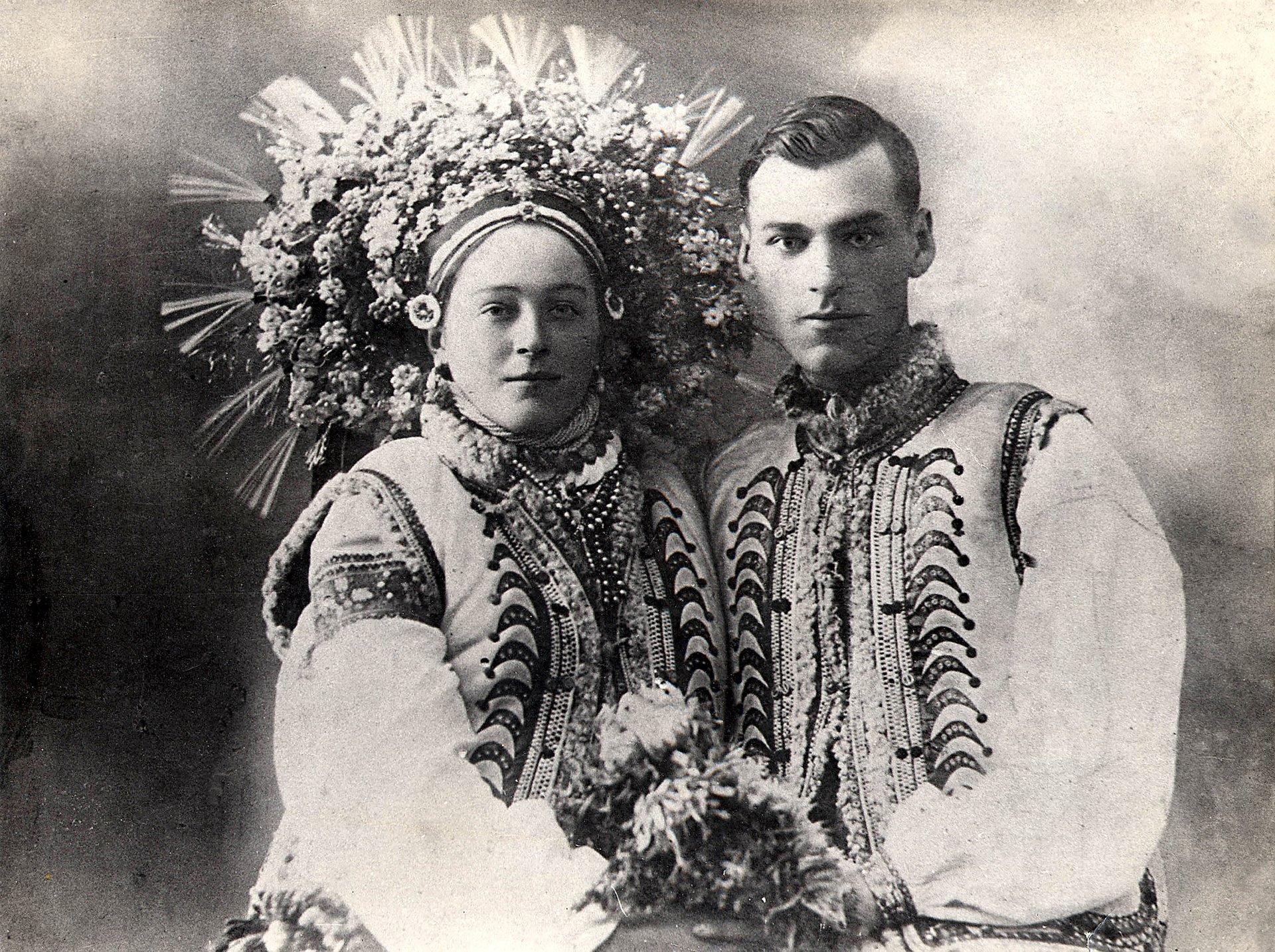 A look into the past: Ivan Gonchar Museum launches online exhibition with photos of Ukrainians