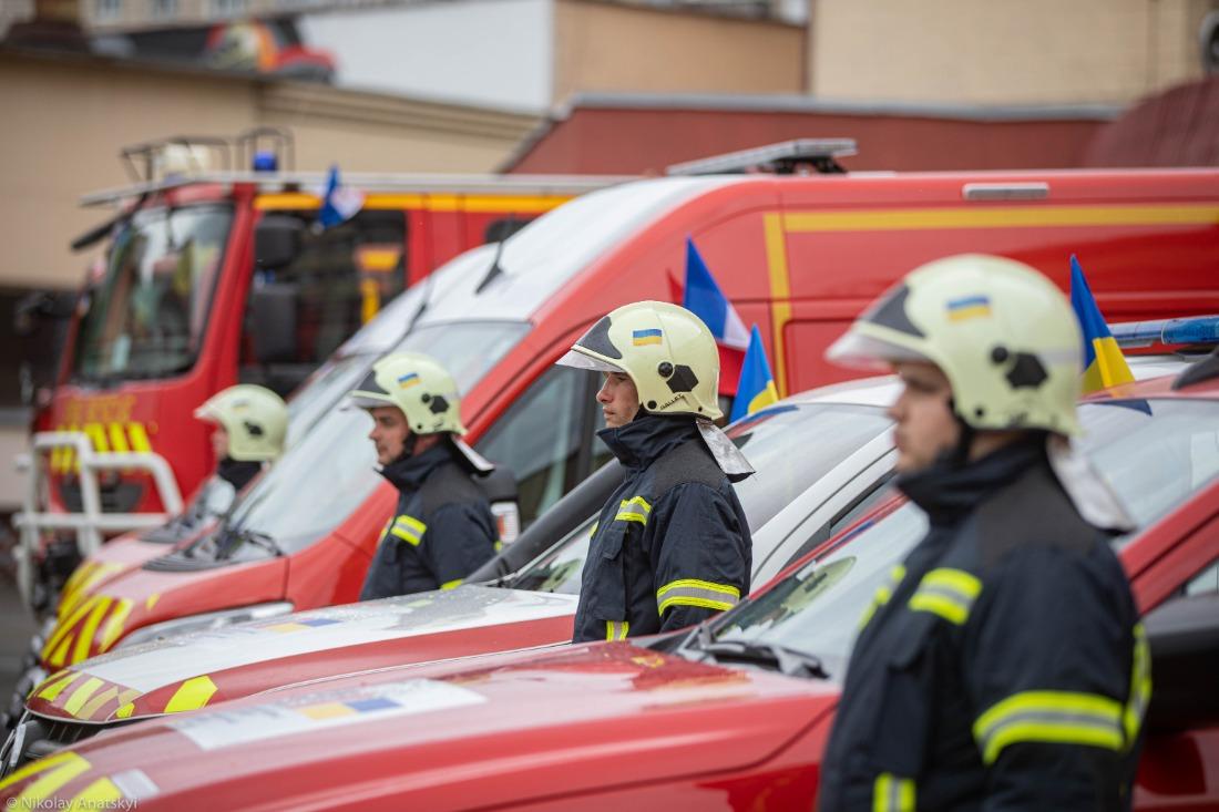Ukraine has received firefighting equipment and ambulances from the French Republic