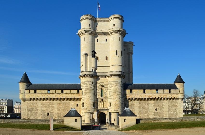 Russians are no longer allowed into the Château de Vincennes in France