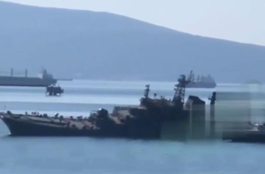 A Ukrainian sea drone successfully attacked an enemy landing ship in the port of Novorossiysk
